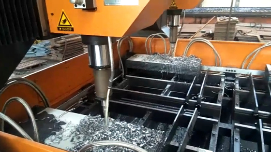 기계 CNC 두배 축을 꿰뚫는 움직일 수 있는 금속 플랜지 플레이트