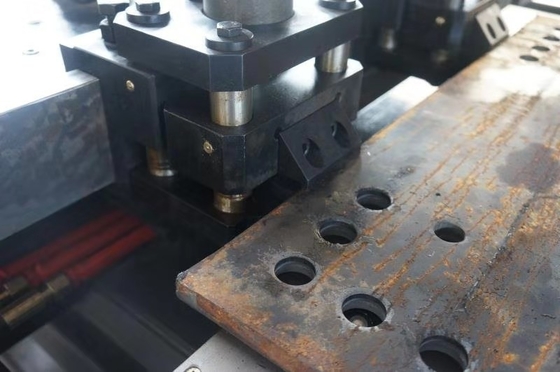 1200KN 서보 피드 파리 파스 Cnc 26mm 맥스 펀칭 지름의 판 구멍 파리 기계