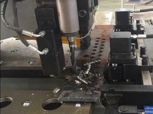 1200KN 서보 피드 파리 파스 Cnc 26mm 맥스 펀칭 지름의 판 구멍 파리 기계