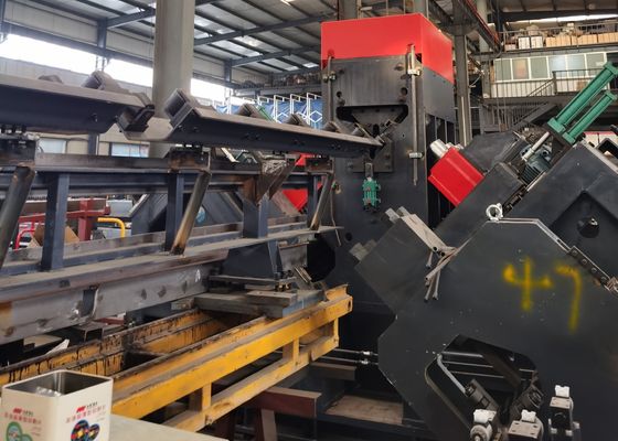 CNC 앵글 라인 머신 JNC2532 및 JNC2532G, 앵글 강철 타워 산업에서 전체적인 CNC 움직임과 정확한 구멍 드릴링을 위해