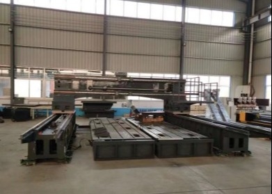 3000*3000 작업 조각 크기 BT50 CNC 판 파기 기계 30 KW 서보 스핀드 모터 전력