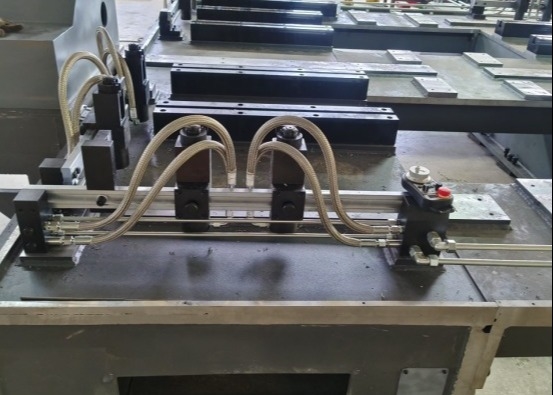 PZ4040/2 타입 갱트리 모바일 CNC 드릴링 머신 재료 중복 두께 최대 100mm
