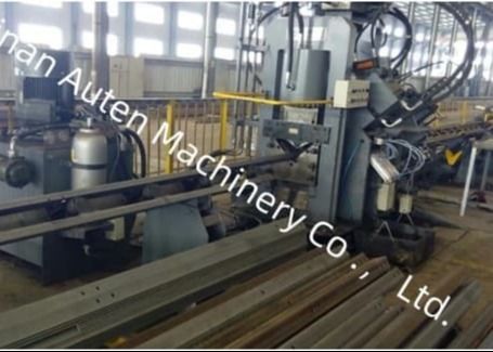 커스터마이징 할 수 있는 CNC 도구 밀링 머신