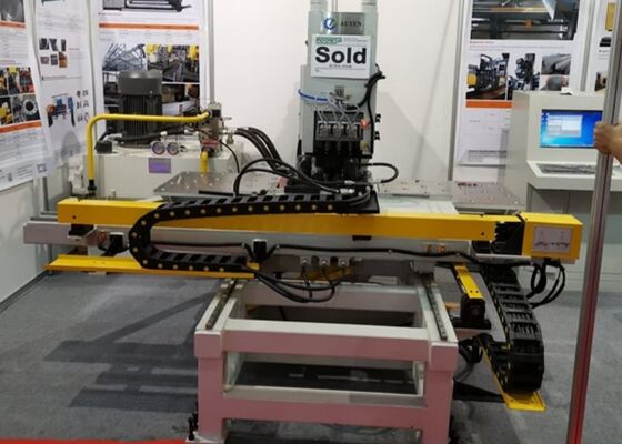 강철 구조물 산업 Cnc 판 펀칭기 800/1200KN 표하기 힘에 적용