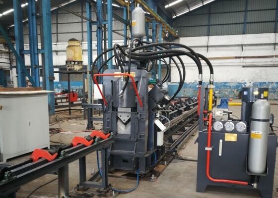 2200/4300KN 절단 힘 JNC 시리즈 CNC 펀칭 표시 및 각을 위한 절단 기계