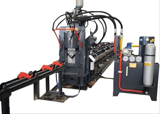 2200/4300KN 절단 힘 Cnc 각 강철 금속 판 펀치 절단 기계 라인 모델 JNC2020